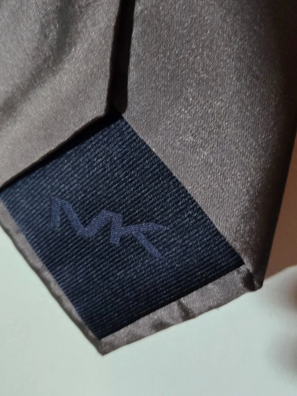 Michael Kors Men's Neck Tie necktie shiny solid Grey Solid 100% Silk